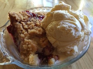 Cherry Peach Crumble Pie Grand Traverse Pie Company