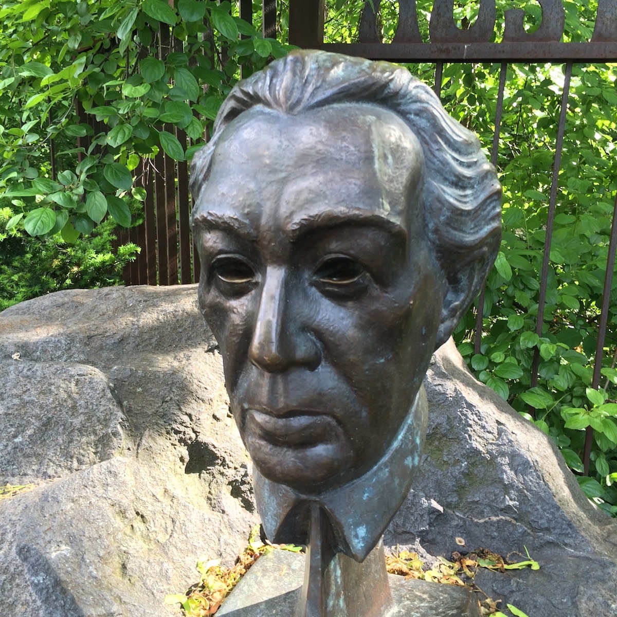 Frank Lloyd Wright Sculpture in Austin Garden Oak Park