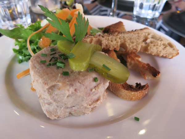 foie-gras-appetizer-at-the-villa-tropezienne-toulouse-france