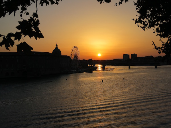 sunset-in-toulouse-food-travelist