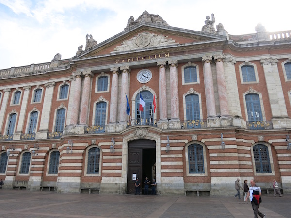 the-front-of-the-capitole-in-tolouse-france