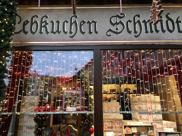 lebkuchen-schmidt-nuremberg-christmas-market-germany