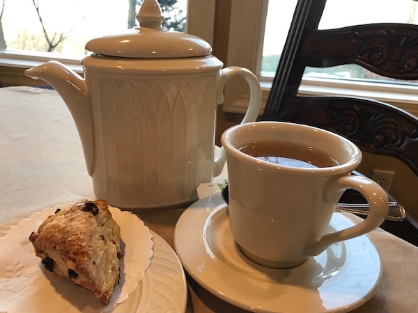 https://foodtravelist.com/wp-content/uploads/2017/07/Tea-Time-at-Goldmoor-Inn-Galena-Food-Travelist.jpg