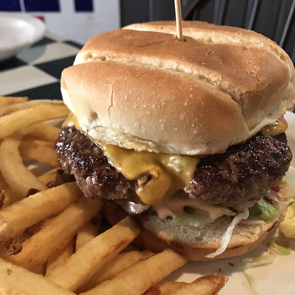 Cheeseburger at Durty Gurt's in Galena, Illinois