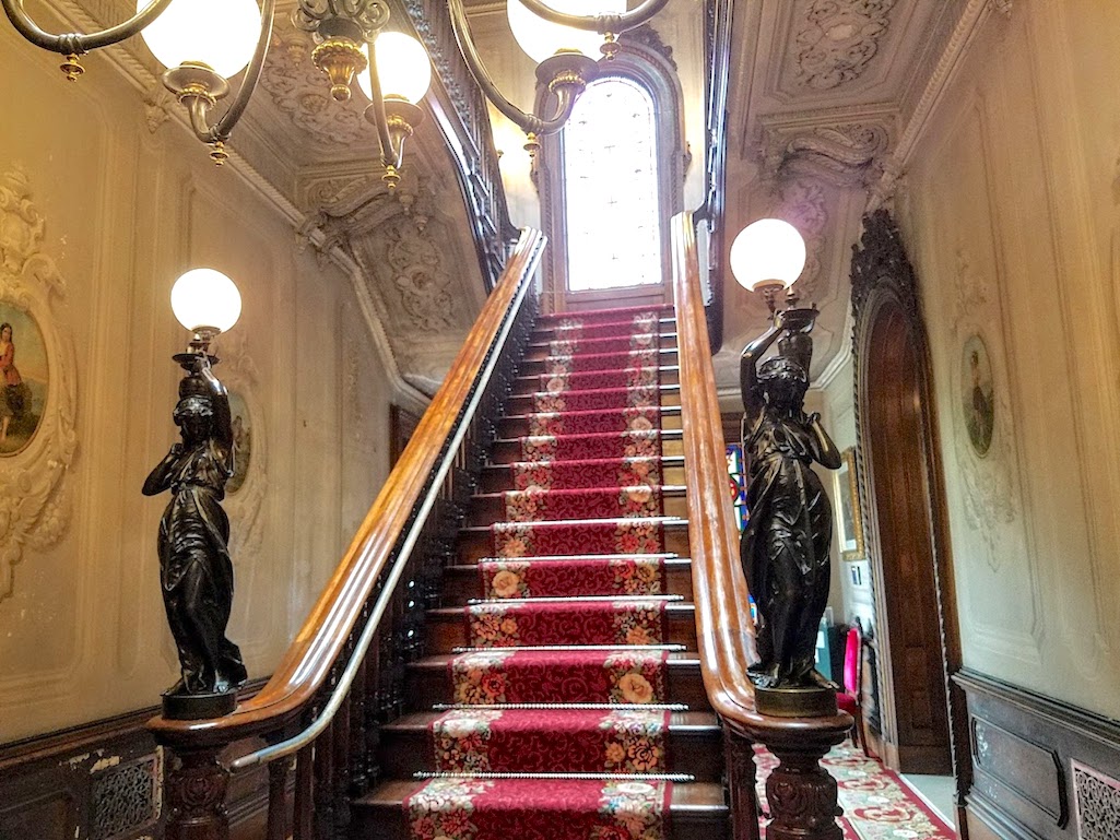 Victoria Mansion Floating Staircase