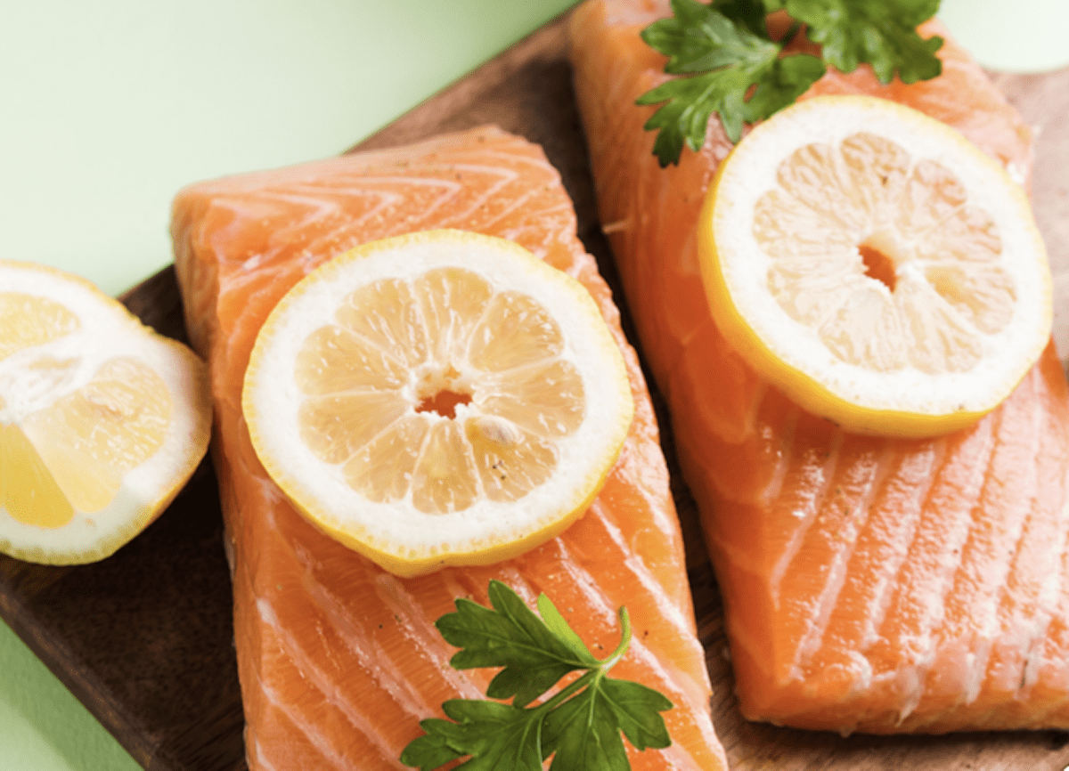 Salmon Loves Lemon