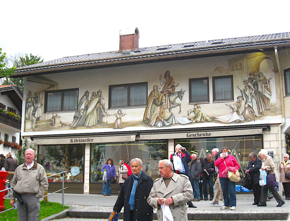 Shops and Tourists in Oberammergau