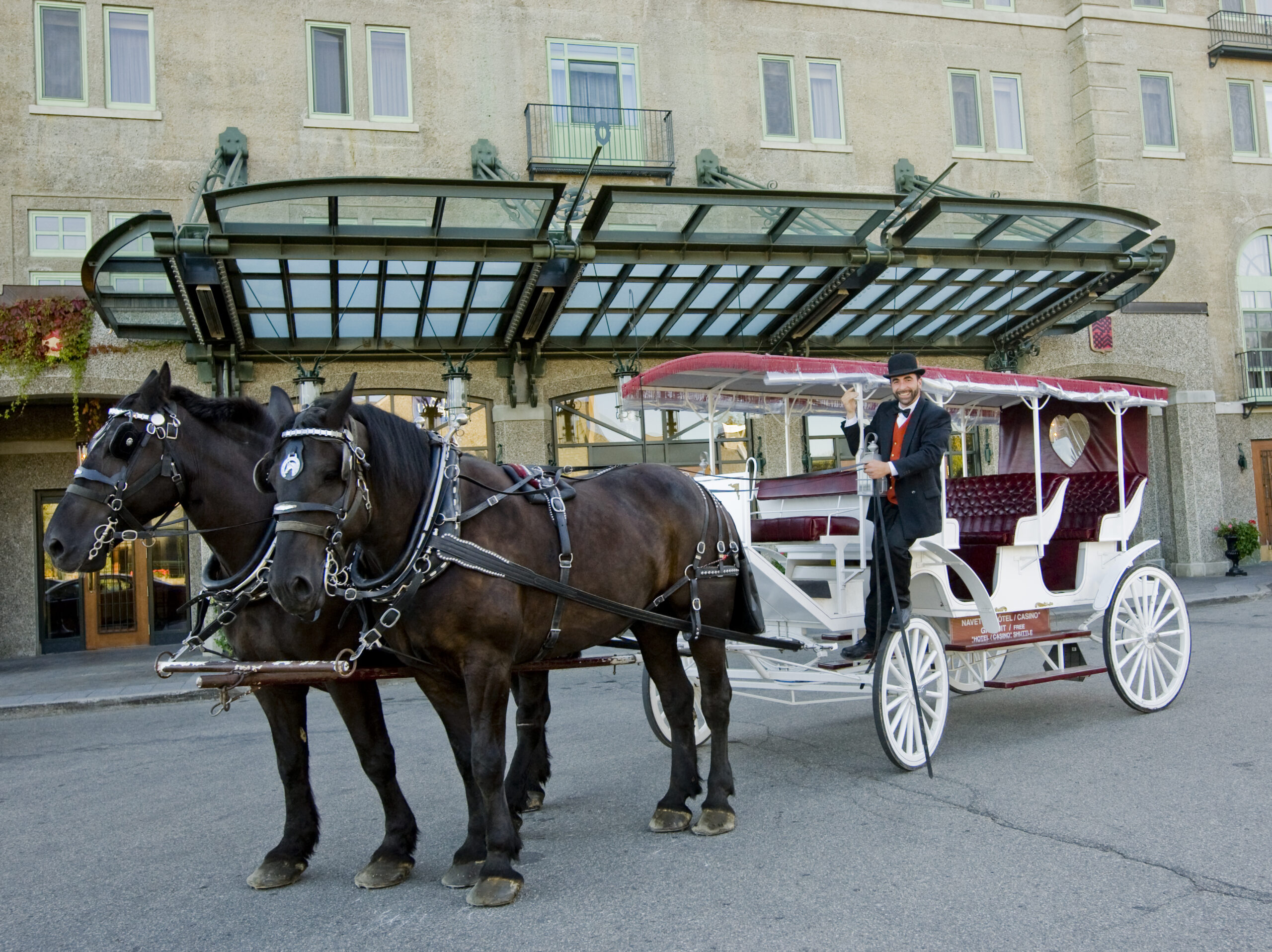 FAIRMONT LE MANOIR RICHELIEU CARRIAGE RIDE